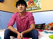 Chinese boy jerk his big cock and athletes male masturbation video at Boy Crush!